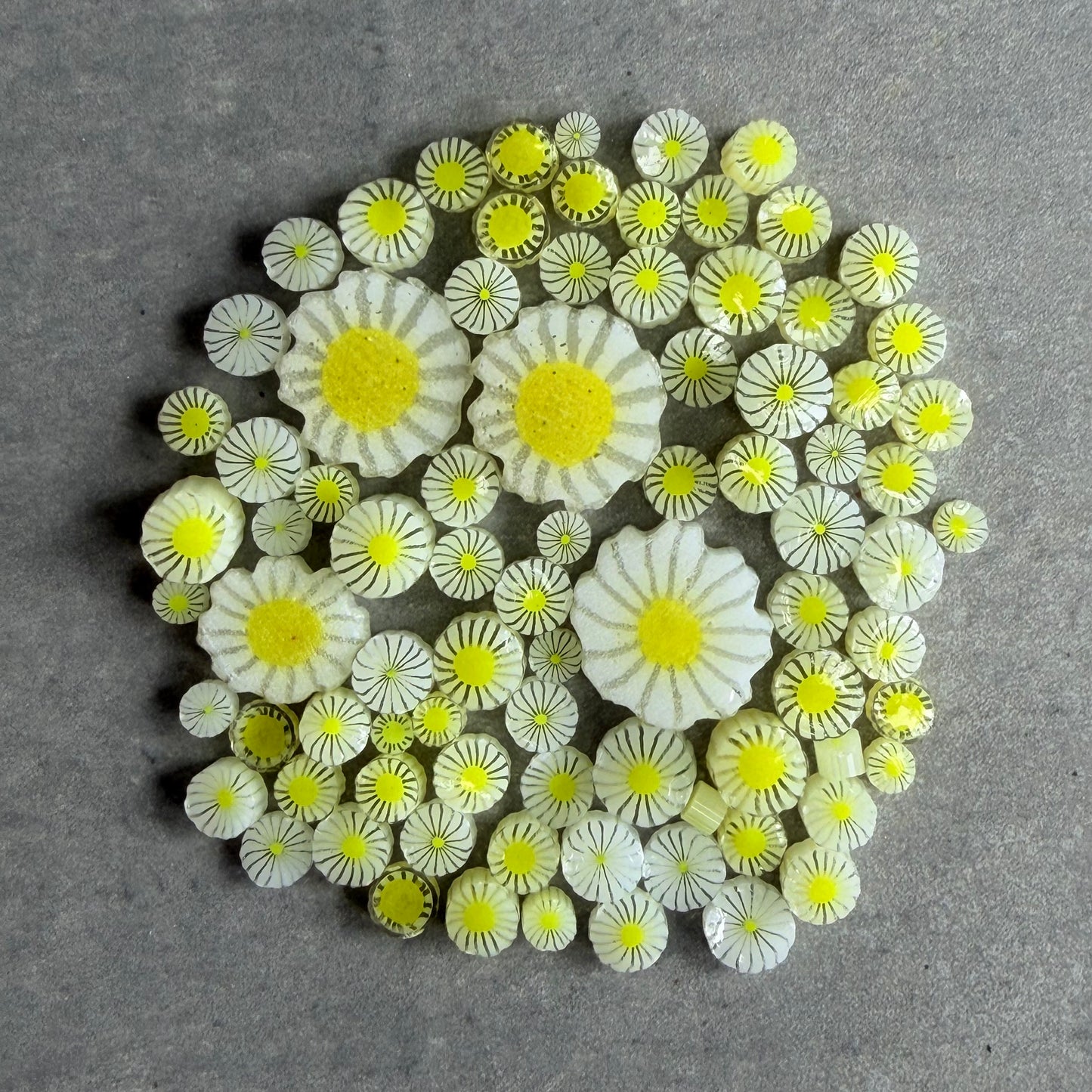 Daisy flower - Tabitha’s Glass Emporium